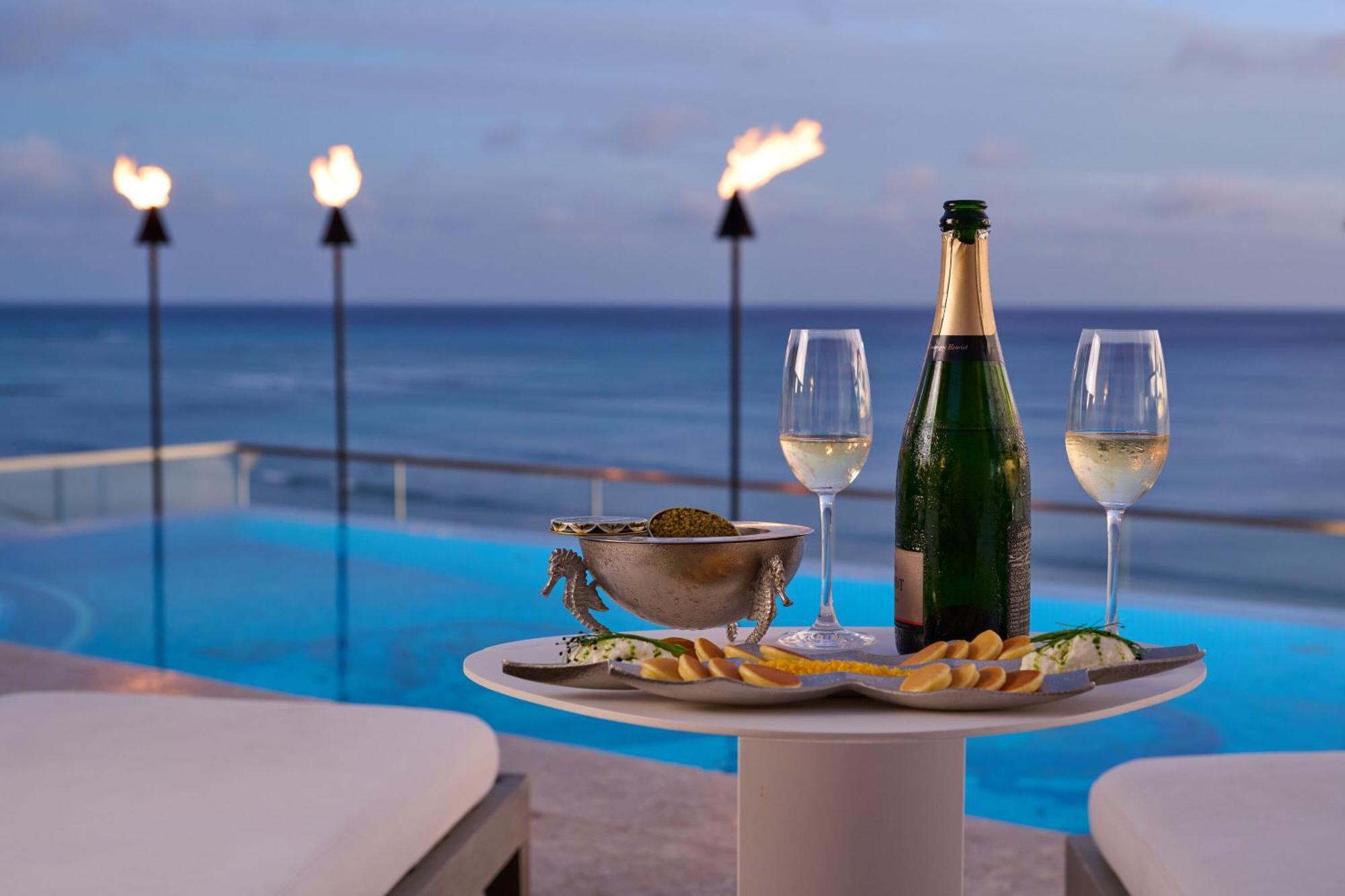 Espacio The Jewel Of Waikiki Hotel