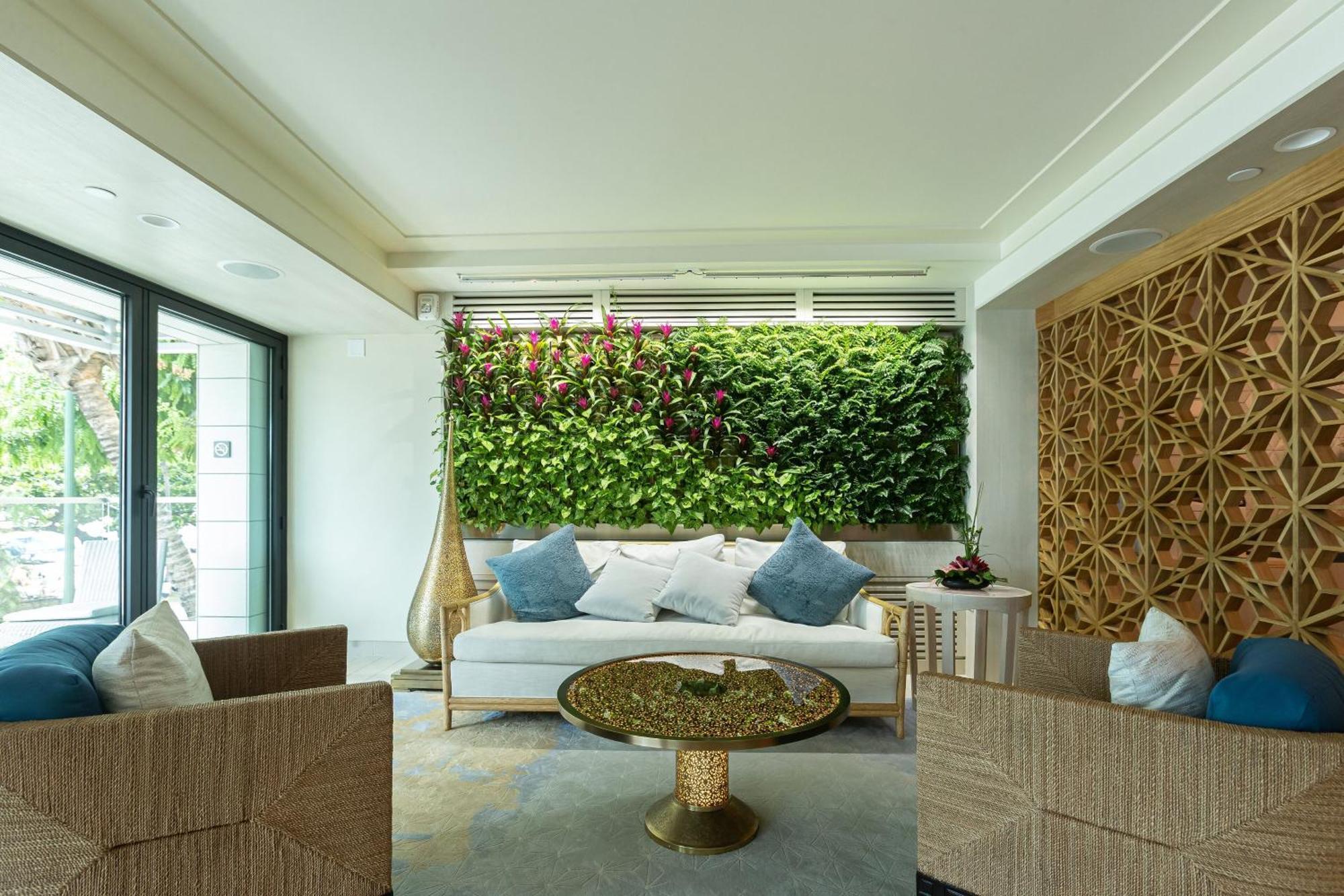 Espacio The Jewel Of Waikiki Hotel