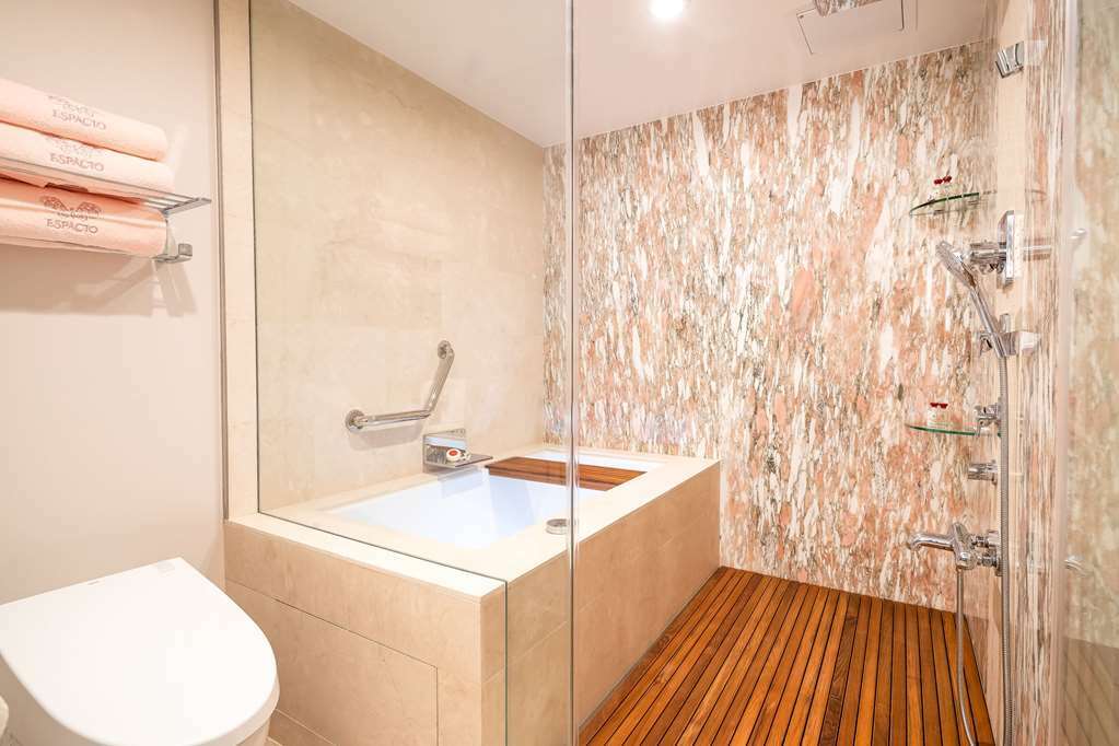 Espacio The Jewel Of Waikiki Hotel 5*